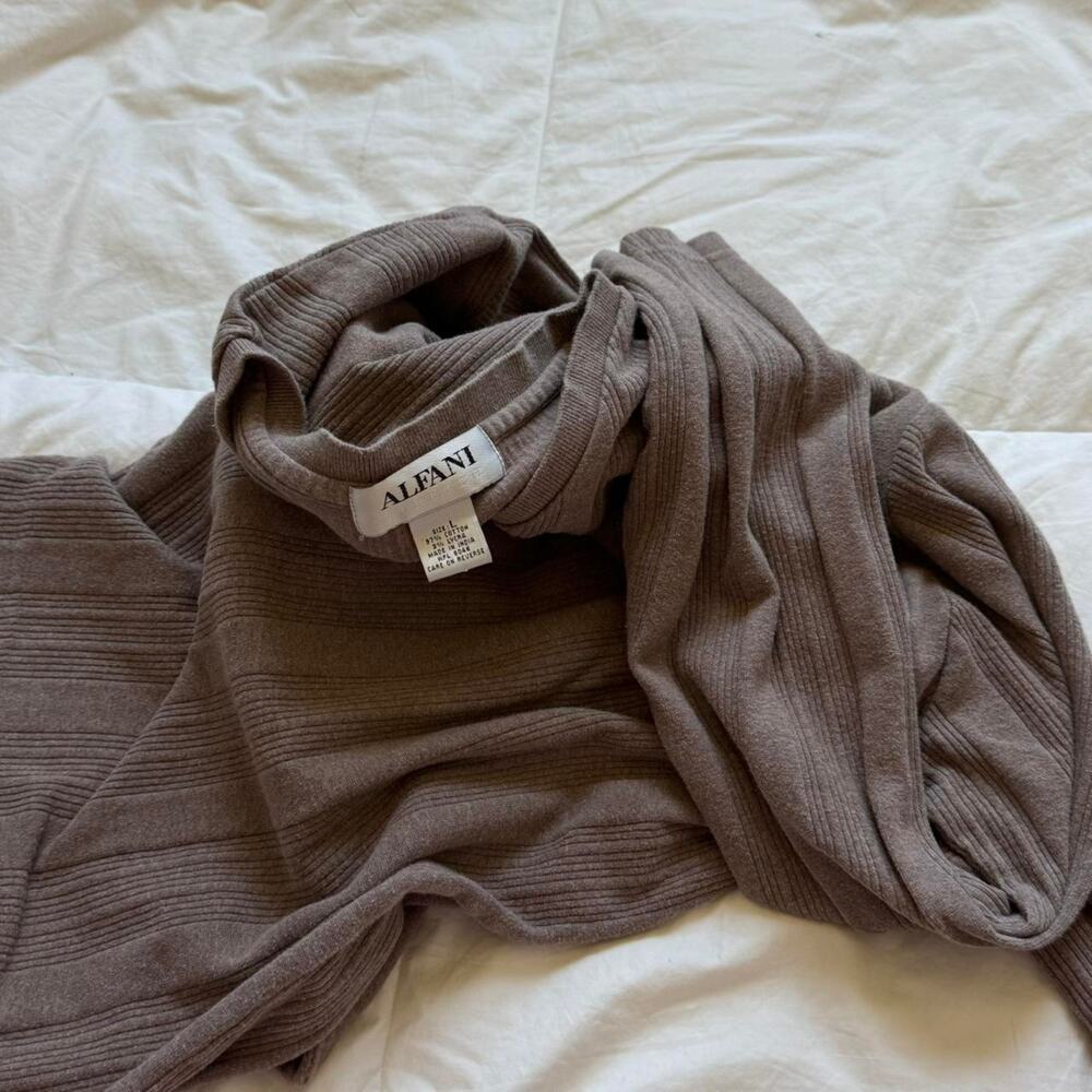 Alfani Vintage y2k 90s brown v neck sweater size L ribbed long sleeve minimalist - Picture 4 of 8